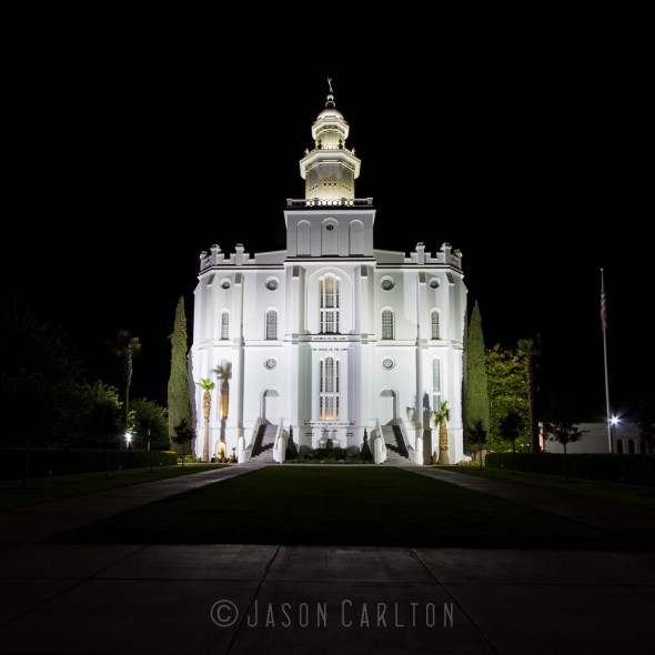 Night photo of the St George Utah Temple